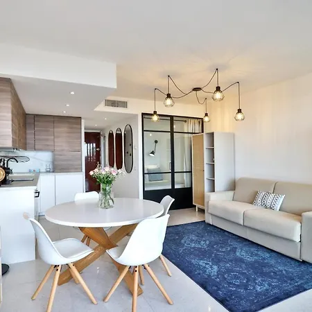 Incroyable Vue Mer, 2 Pièces Refait à Neuf Avec Piscine Sur Le Toit/ Wifi/ac Appartement