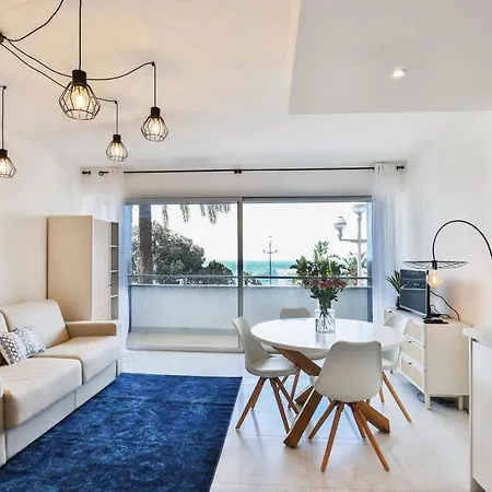 Appartement Incroyable Vue Mer, 2 Pièces Refait à Neuf Avec Piscine Sur Le Toit/ Wifi/ac