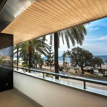 Apartment Incroyable Vue Mer, 2 Pieces Refait A Neuf Avec Piscine Sur Le Toit/ Wifi/ac *
